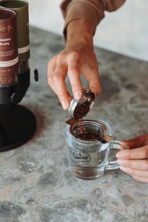 TwisTea-theezeefje incl. lekbakje